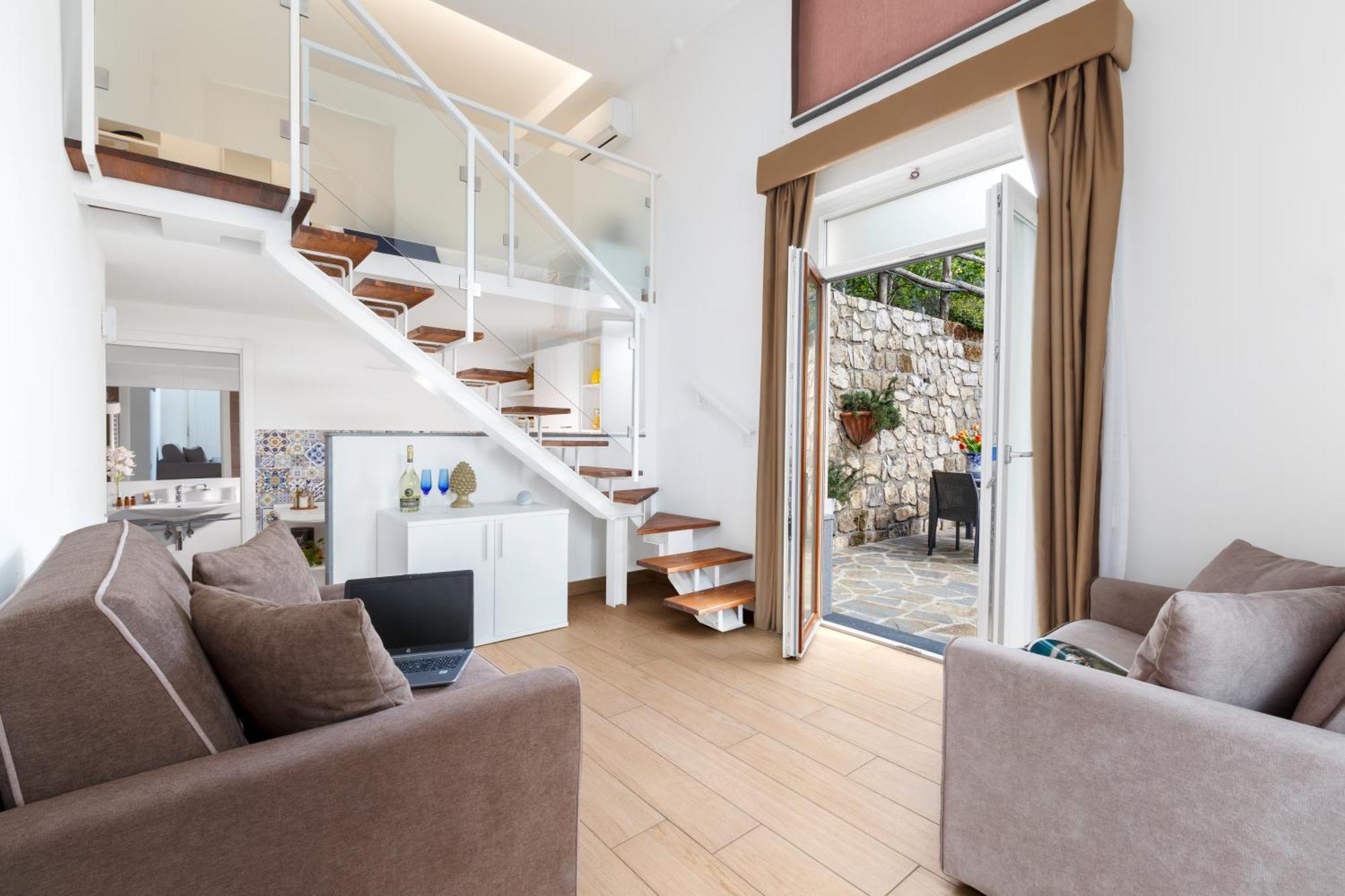 Eterea Charming Suites Sorrento Exterior photo